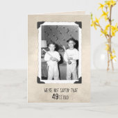 野球こうもり49th誕生日ユーモア・カードを持つ少年 カード (黄色い花)