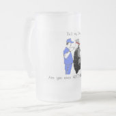 野球のコーチおよびアンパイヤは直面します フロストグラスビールジョッキ (正面左)