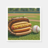 野球の手袋をしたアメリカのホットドッグ スタンダードカクテルナプキン (正面)