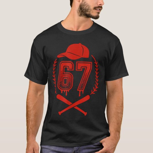 野球の雫 ナンバー67 プレーヤー または 67歳の誕生日 Tシャツ (正面)