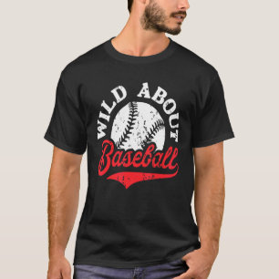 野球チームの試合に夢中になるパーティー Tシャツ