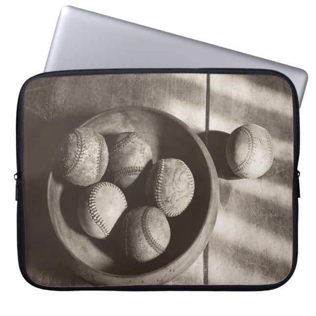 野球ノスタルジア – ベースボール ラップトップスリーブ (正面)