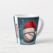 野球ボールレッドサンタハット名クリスマス カフェラテマグ (右アングル)
