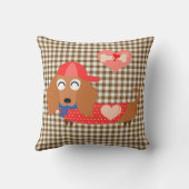 野球帽のブラウンのギンガムのバレンタインの枕の犬 クッション (裏面)