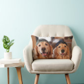 野球帽を持つゴールデン・リトリーバー ランバークッション (椅子)