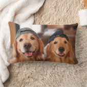 野球帽を持つゴールデン・リトリーバー ランバークッション (ブランケット)