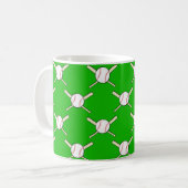 野球 – ボール&こうもりシームレスパターン コーヒーマグカップ (正面左)