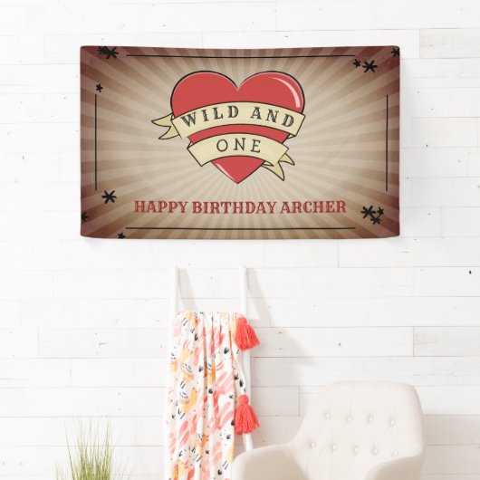 野生および1つの入れ墨のハートの誕生日 横断幕 (インサイチュ)