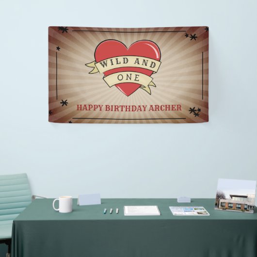 野生および1つの入れ墨のハートの誕生日 横断幕 (トレードショー)