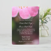 野生かわいらしのピンクのバラの花結婚式招待状。 招待状 (スタンド正面)
