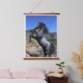 野生で自由な飼育馬 吊り下げ型タペストリー (寝室)