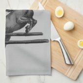 野生で自由な馬のジャンプをする キッチンタオル (四つ折り)