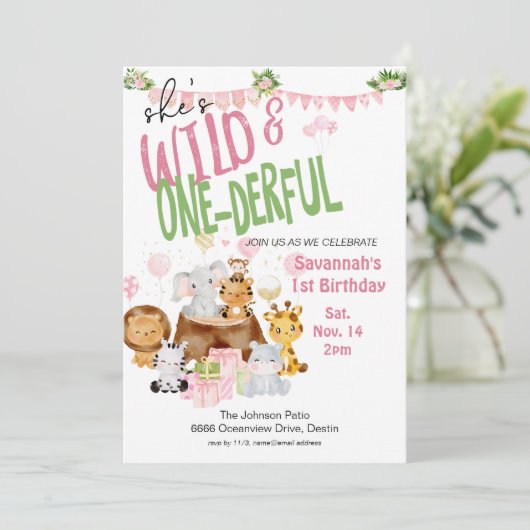 野生とオンダーフルのピンクの赤ちゃん動物誕生日 招待状 (スタンド正面)