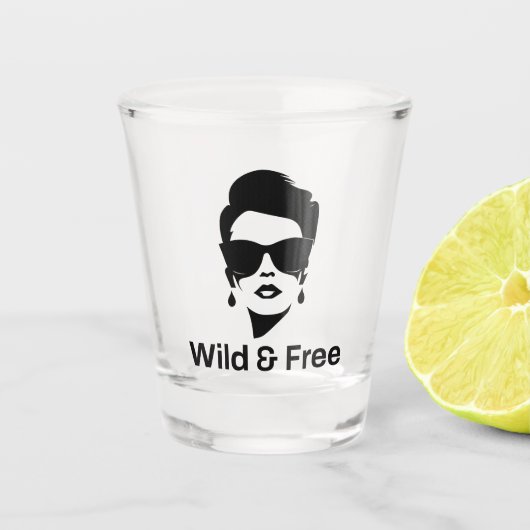 野生と自由な離婚の女性独身のパーティービーチ ショットグラス (正面)