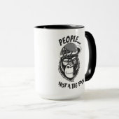 野生に戻ろうとしている黒いサル マグカップ (正面右)