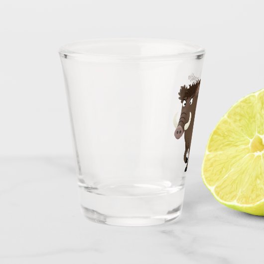 野生のおもしろいイノシシのラズルバック漫画イラストレーション ショットグラス (左)