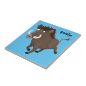 野生のおもしろいイノシシのラズルバック漫画イラストレーション タイル (側面)