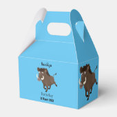 野生のおもしろいイノシシのラズルバック漫画イラストレーション フェイバーボックス (裏面サイド)