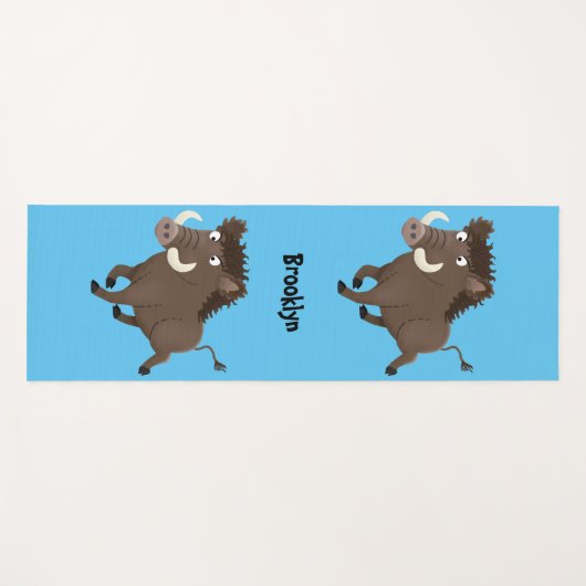 野生のおもしろいイノシシのラズルバック漫画イラストレーション ヨガマット (正面(横))