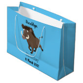 野生のおもしろいイノシシのラズルバック漫画イラストレーション ラージペーパーバッグ (正面アングル)