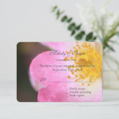 野生のかわいらしピンクのバラ花結婚式RSVPカード 出欠カード (スタンド正面)