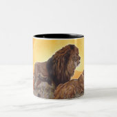 野生のアフリカ猫の雌ライオンとライオン ツートーンマグカップ (中央)