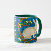 野生のウサギと花の枝 マグカップ (正面右)