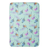 野生のエキゾチックカラフルな鳥の水色パターン バスマット (正面縦)