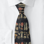 野生のキノコのフンギ種 ネクタイ