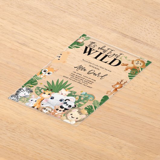 野生のサファリジャングルのベビーシャワーを取得する予定 アクリル招待状 (レイダウン)