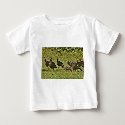 野生のトルコ、カモフラージカラー ベビーTシャツ (正面)