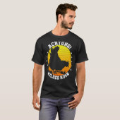 野生のニワトリ 鶏舎 鶏のささやき人 Tシャツ (正面フル)
