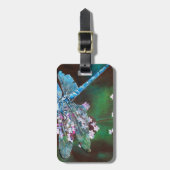 野生のニンニクで休む青いトンボ ラゲッジタグ (正面縦)