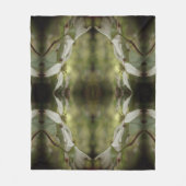 野生のハナミズキの花の抽象芸術模様 フリースブランケット (正面)