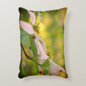 野生のハナミズキ花 アクセントクッション (正面(垂直))
