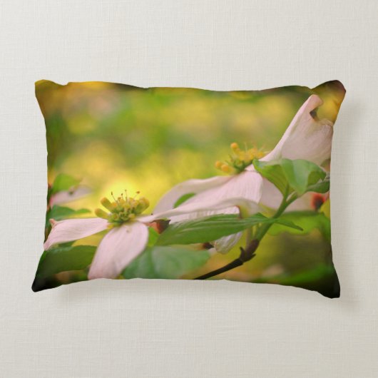 野生のハナミズキ花 アクセントクッション (裏面)