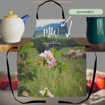 野生のバラと平和な田園風景