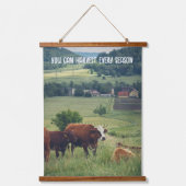野生のバラと牛の田舎の風景 吊り下げ型タペストリー (正面2)