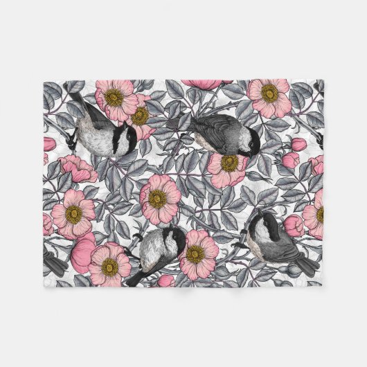 野生のバラ、ピンクとグレーの《鳥》アメリカゴガラ フリースブランケット (正面(横))