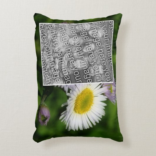 野生のフラバーンデイジーフラワーフレームあなたの写真を追加 アクセントクッション (正面(垂直))