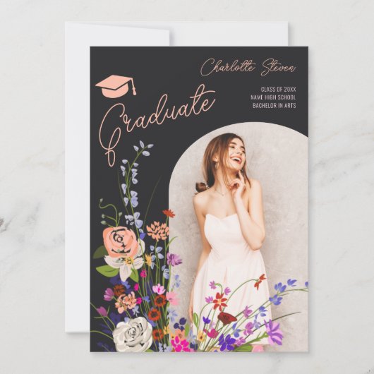 野生のモダン花のスクリプト写真の暗い卒業 案内状 (正面)