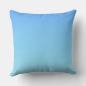 野生のユキヒョウ歩く霜に魅了された森 クッション (裏面)