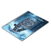 野生のユキヒョウ歩く霜に魅了された森 ノートブック (左側)