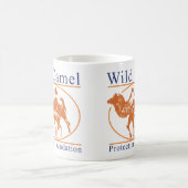野生のラクダの保護基礎ロゴ コーヒーマグカップ (中央)