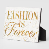 野生のリンゴ |ファッションは永遠に – ガーリー引用文 フォトプラーク (側面)