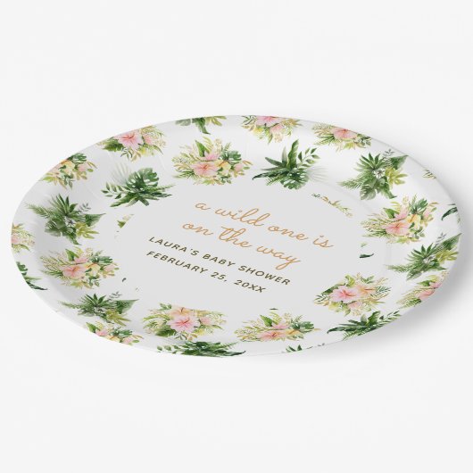 野生の人がジャングルのの赤ん葉だシャワーの途中にある ペーパープレート (アングル)