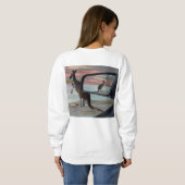 "野生の反射:ビーチ上のカンガルー スウェットシャツ (裏面フル)