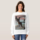 "野生の反射:ビーチ上のカンガルー スウェットシャツ (正面フル)