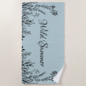 野生の夏の野草の鳩 ビーチタオル (正面)