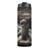 野生の海波の上にワシ タンブラー (正面)